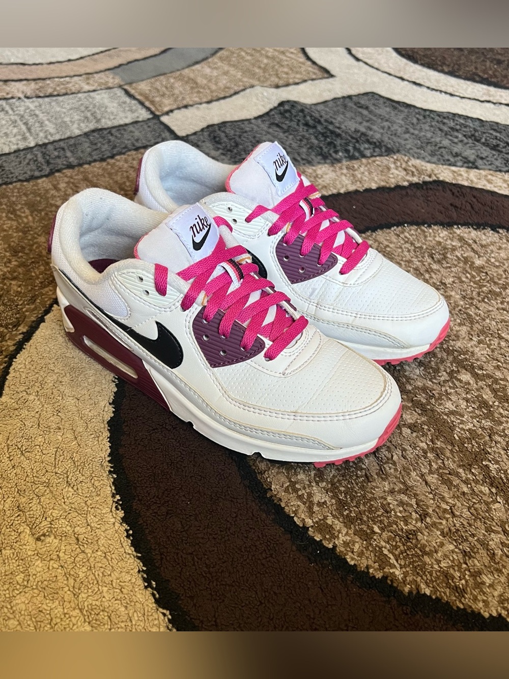 Nike WMNS Air Max 90 'White Dark Beetroot Size 7 - Picture 2 of 8